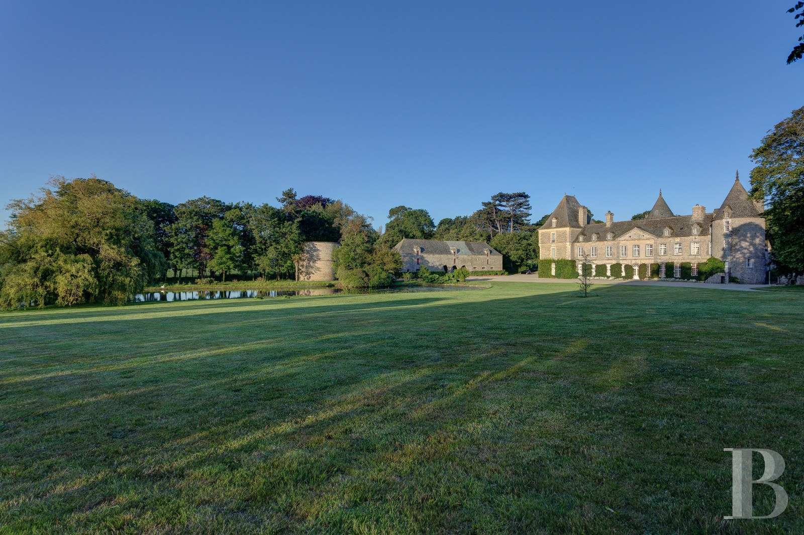 Dans le Cotentin, entre Saint-Pierre-Église et Barfleur, le château du célèbre penseur Alexis de Tocqueville - photo  n°24